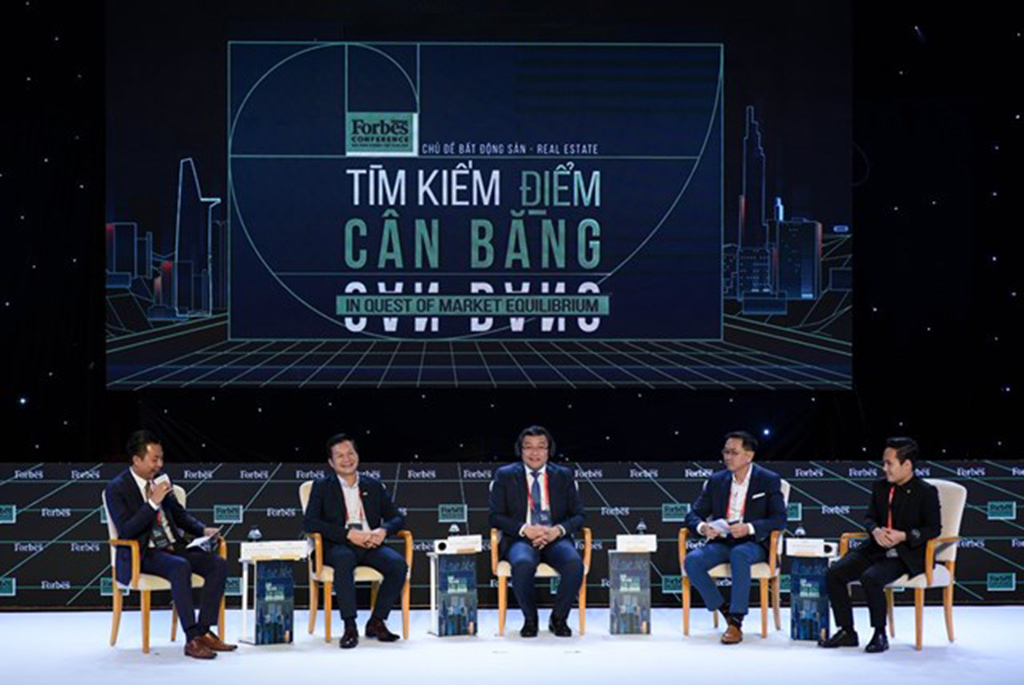 Tìm điểm cân bằng